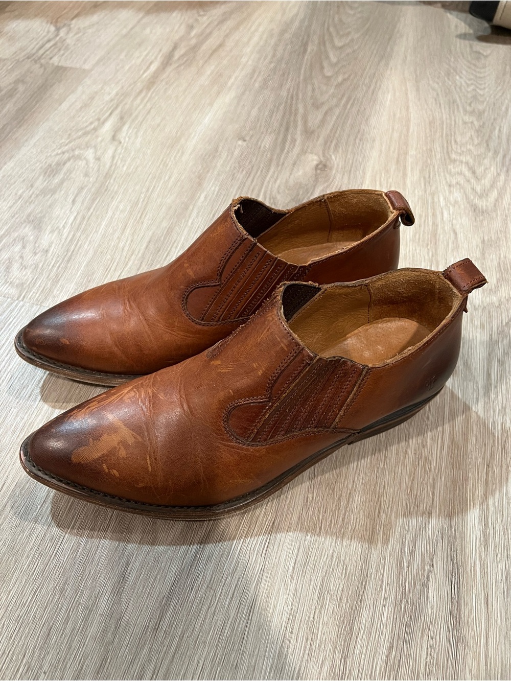 Frye Women's Brown Leather Pointed Chelsea Booties